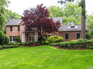 11 Peabody Rd, Cold Spring Harbor, NY 11724