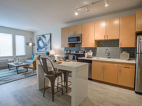 Seamlessly Connected Living & Dining