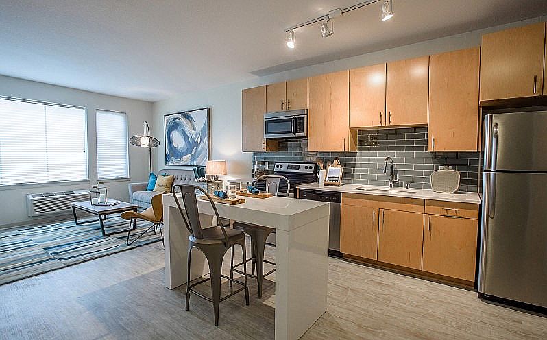 Seamlessly Connected Living & Dining