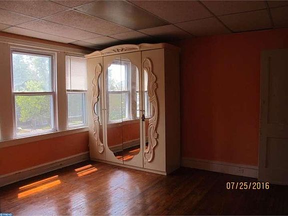 5th image of 331 E Clarkson Ave