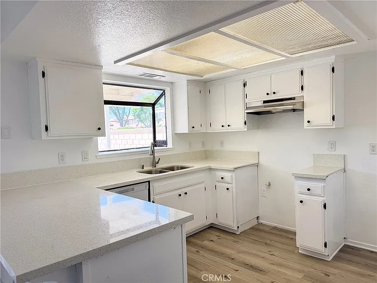 1040 Chagal Ave — Photo 6