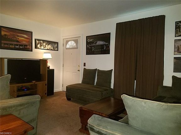 2nd image of 861 Warwick Dr