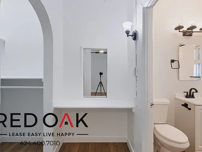 660 S Cochran Ave #103 — Photo 15