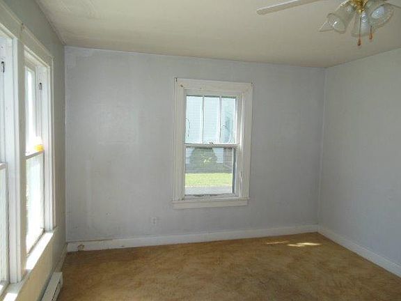 4th image of 109 Grandin Dr