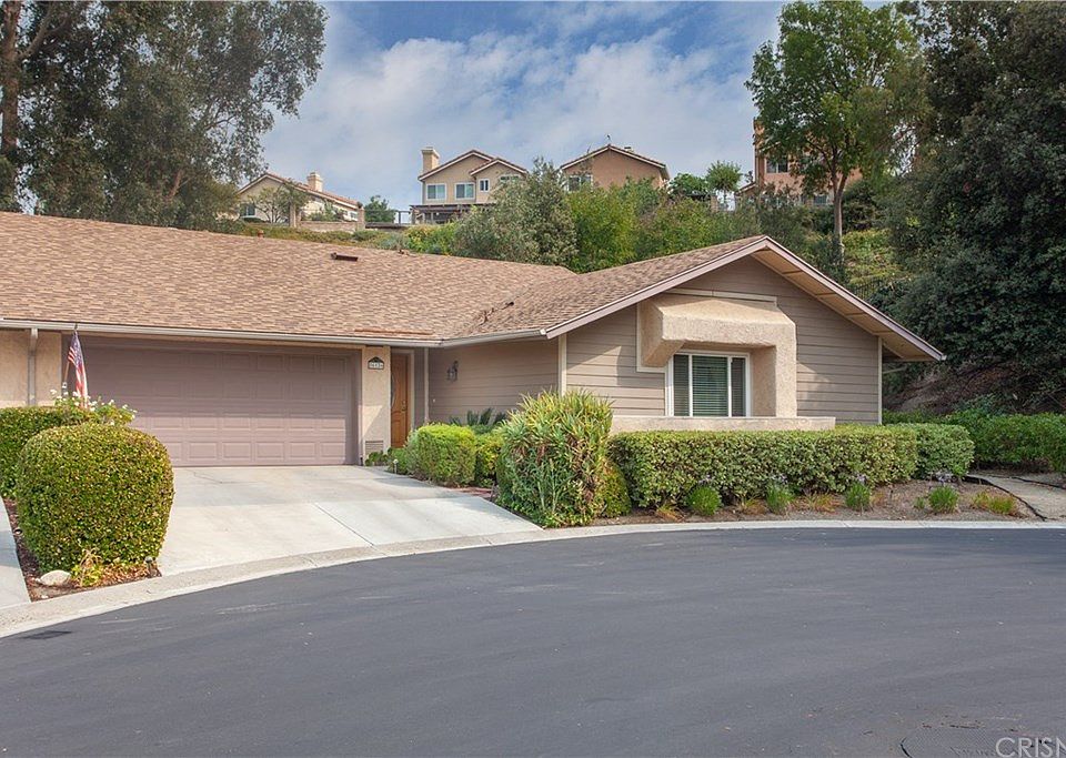 1st image of 26126 Rainbow Glen Dr #40