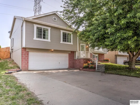 7602 Howell St, Omaha, NE 68122