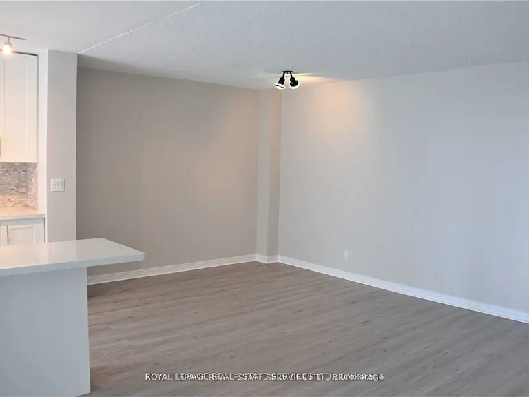 1 Aberfoyle Cres #1109 — Photo 20
