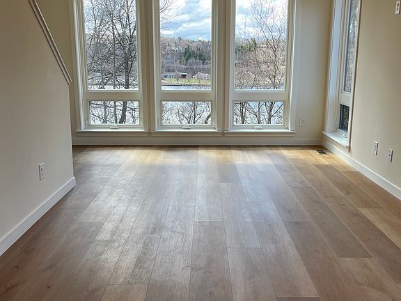 4th image of 538 Lake Ave