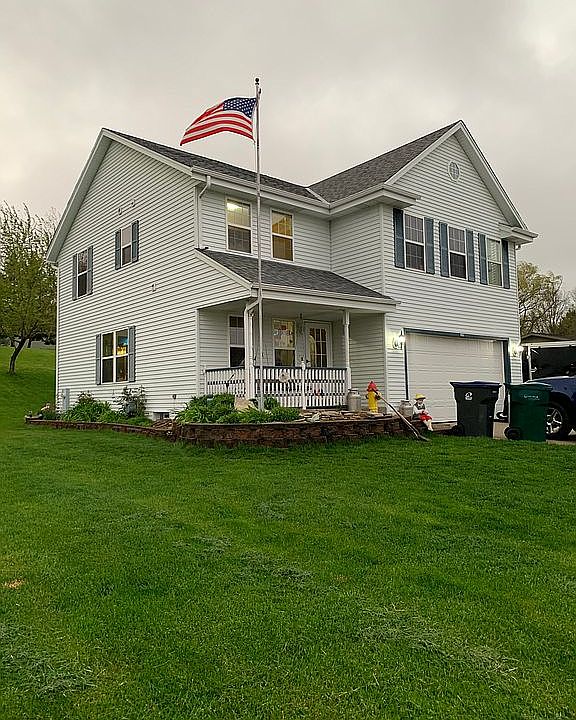 1st image of 209 Willow Ln