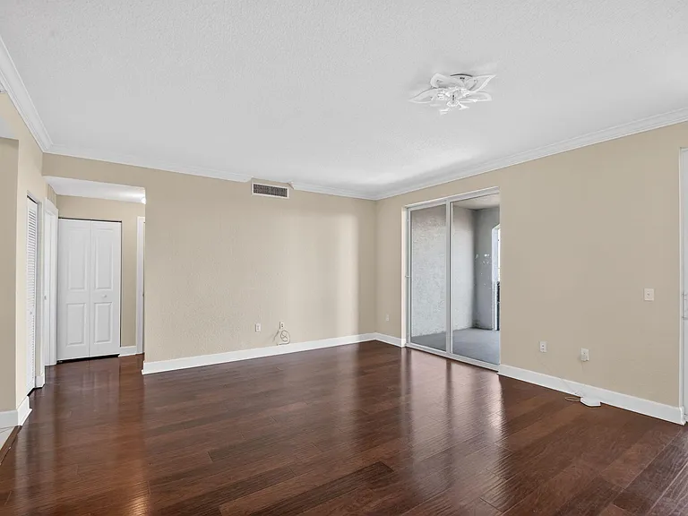 1660 Renaissance Commons Blvd #2517 — Photo 7