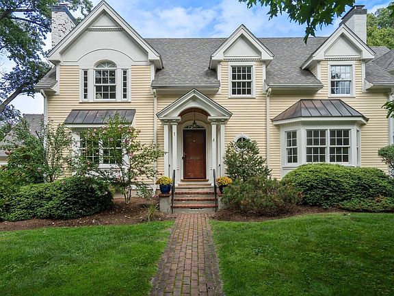 3rd image of 1 Kenilworth Cir