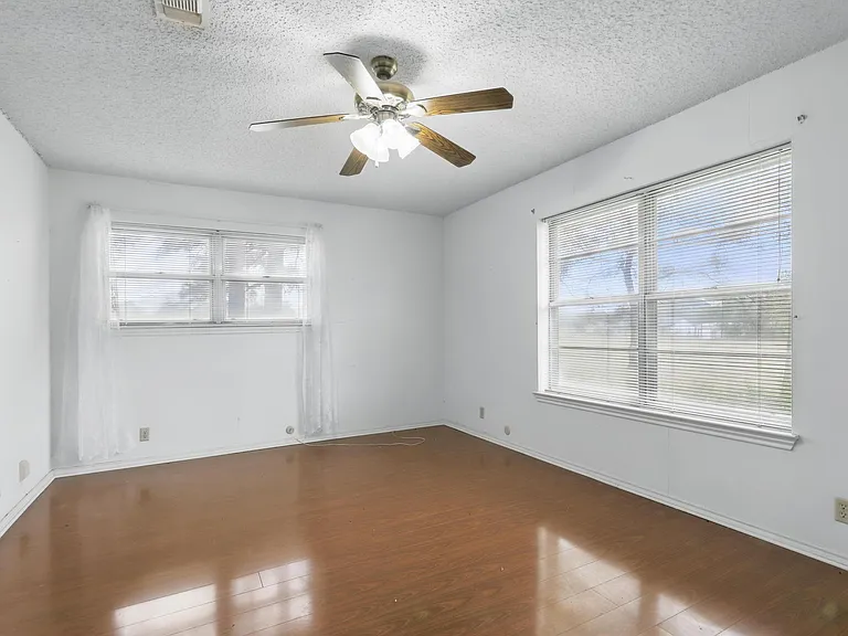 4920 County Road 803 — Photo 7