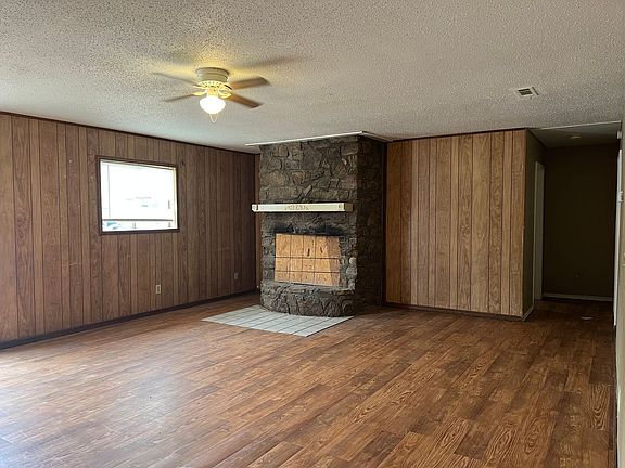 2nd image of 171 Fields St #1-6