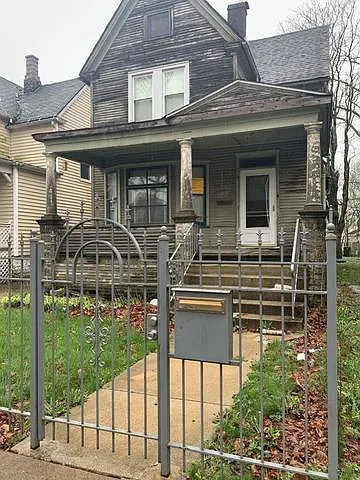 12110 S Parnell Ave photo 1