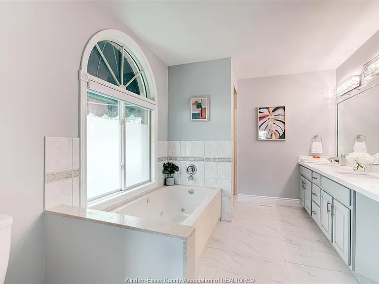 824 Lake Trail Dr — Photo 16