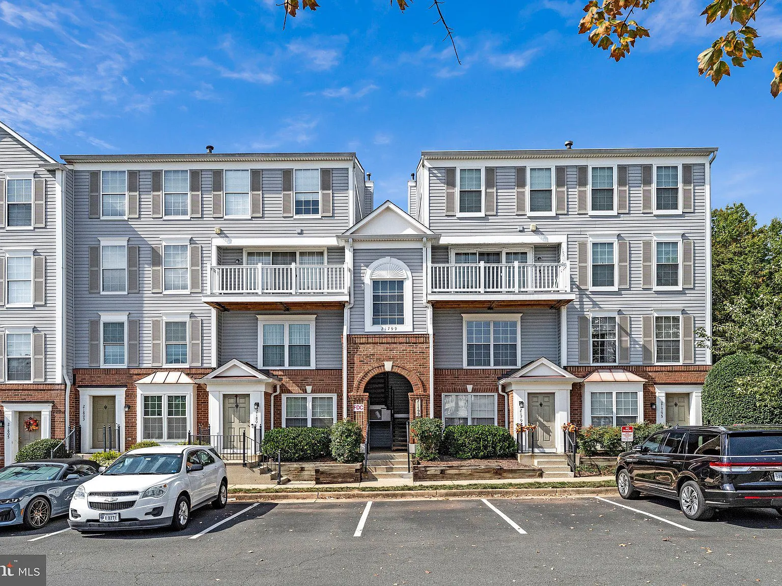 Chatham Green Condominium — Photo 2
