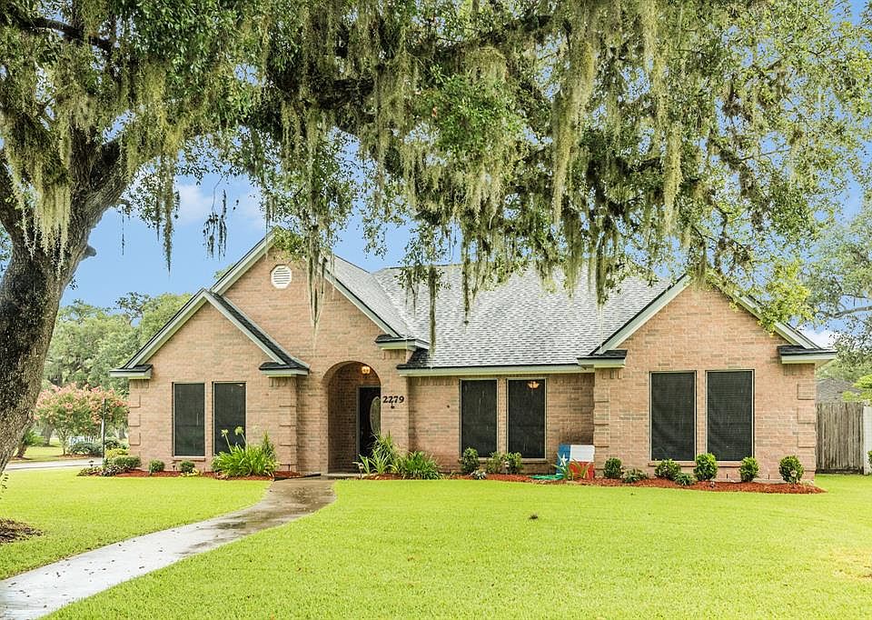 1st image of 2279 Riveroaks Dr