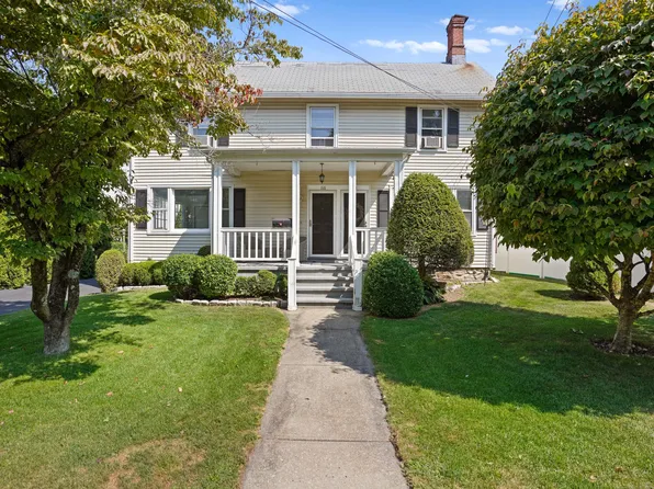 118 East Avenue, New Canaan, CT 06840
