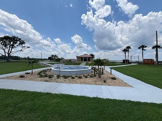5 bed, 4.0 bath, 2223 sqft, $3,900 — Photo 4