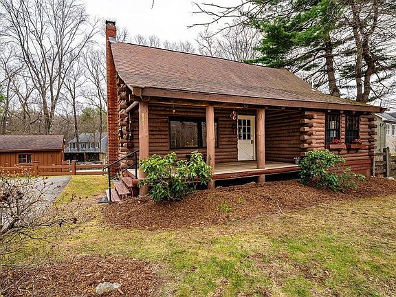 3rd image of 975 Liberty Square Rd