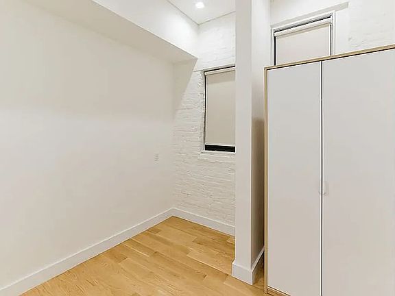 4th image of 31 Prince St #3A