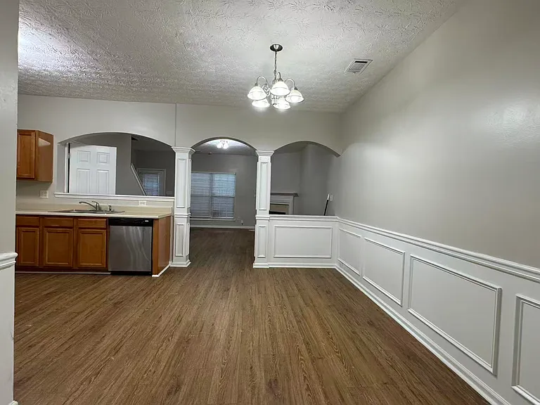 2529 Emma Way — Photo 16