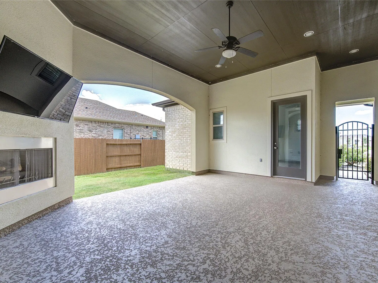 4 bed, 4.0 bath, 2682 sqft, $3,600 — Photo 4