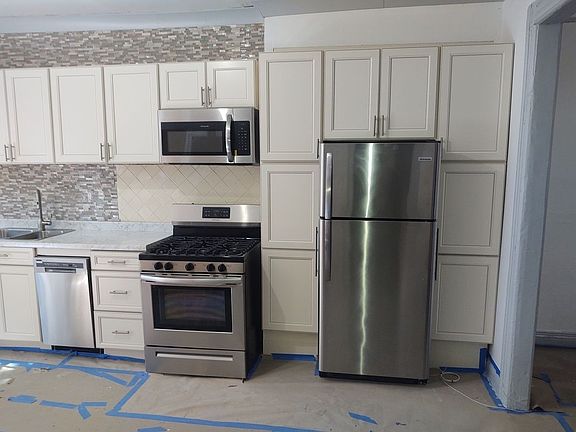3rd image of 618 Bergen St APT 2