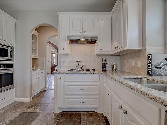 5th image of 14117 Notting Hill Dr