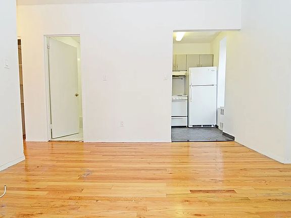 2nd image of 149 Ludlow St #3B