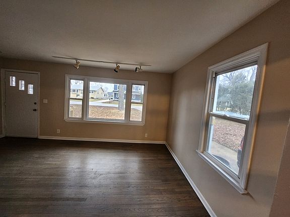 4th image of 3811 N Park St