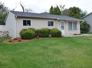 223 Riverside Dr, Bolingbrook, IL 60440