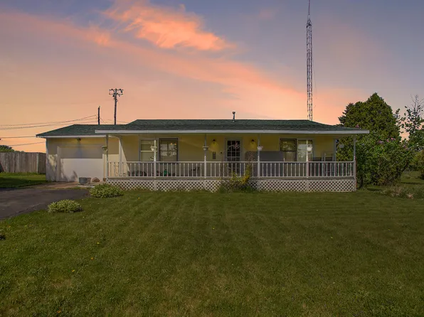 203 Karen Dr, Galien, MI 49113