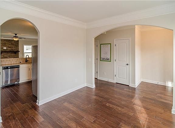 5th image of 2823 Sterlingshire Dr
