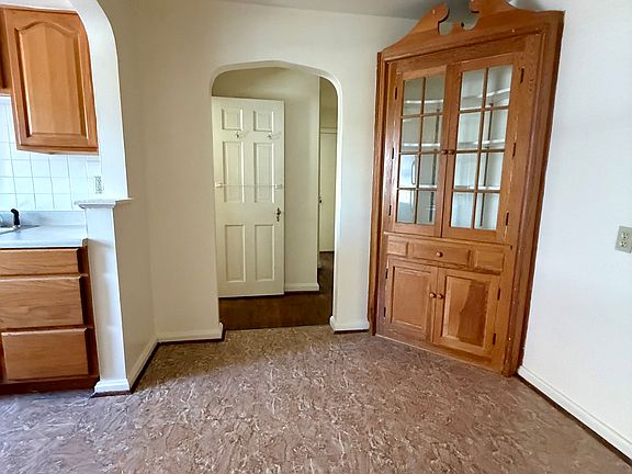 4th image of 3836 Drake Ave #4