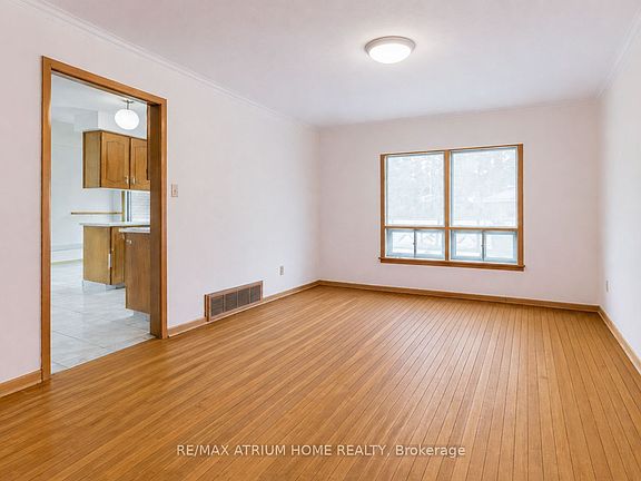3rd image of 522 Cummer Ave