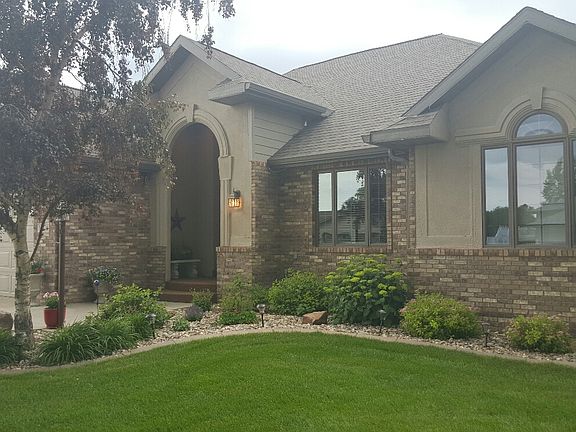 Lots of Curb Appeal!