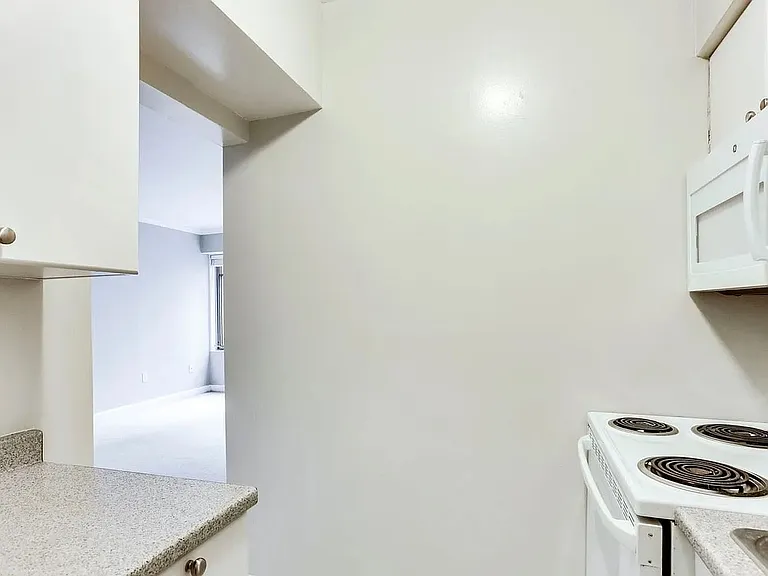 1711 Massachusetts Ave NW #103 — Photo 14