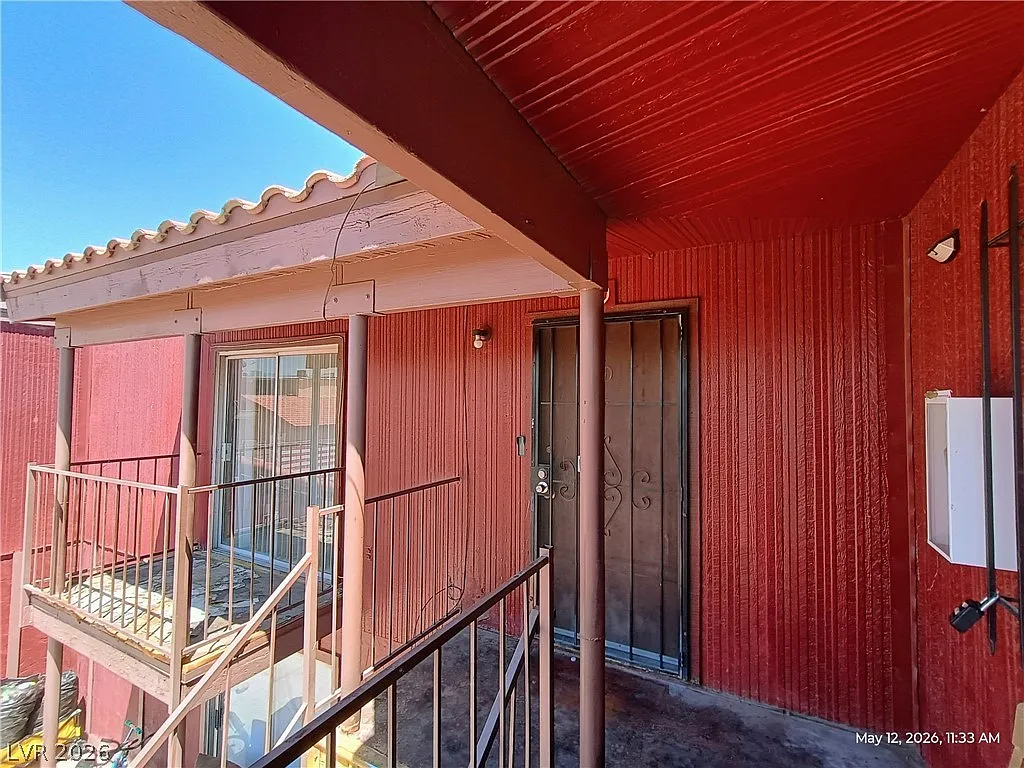2 bed, 2.0 bath, 3648 sqft, $975 — Photo 4