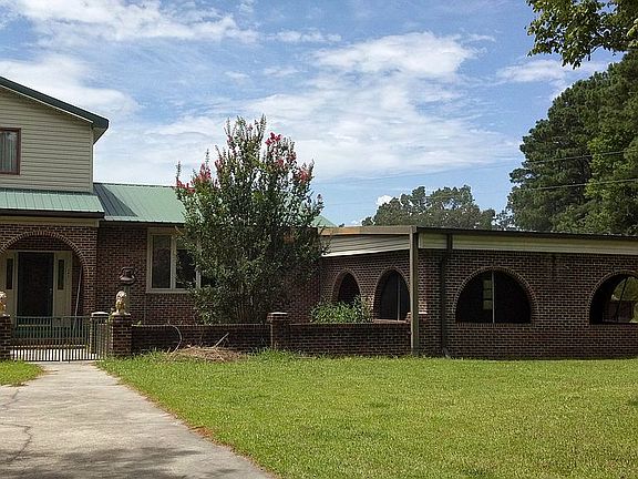 Right side of house w/ porch