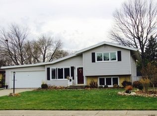 1072 School St, Kankakee, IL 60901