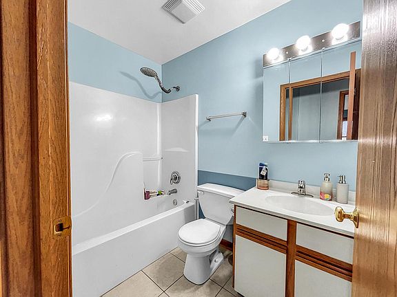 5th image of 1353 Cunat Ct APT 1B