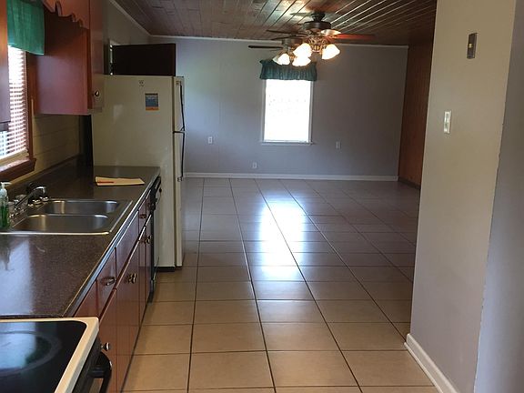 kitchen living room area