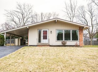 6 Birch Ln, Fairport, NY 14450