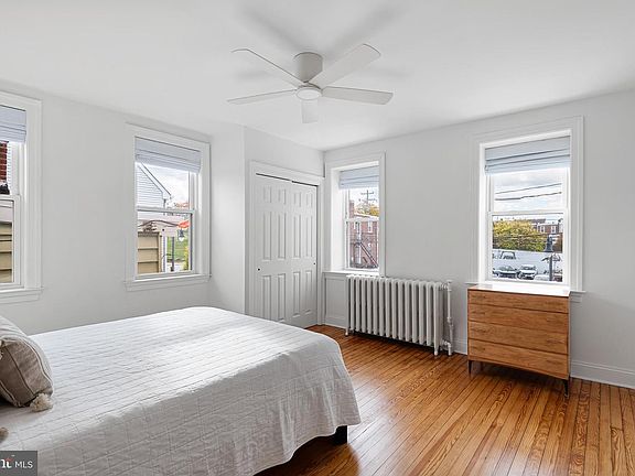 3rd image of 1909 W 10th St
