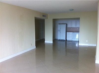 5th image of 19390 Collins Ave APT 1209