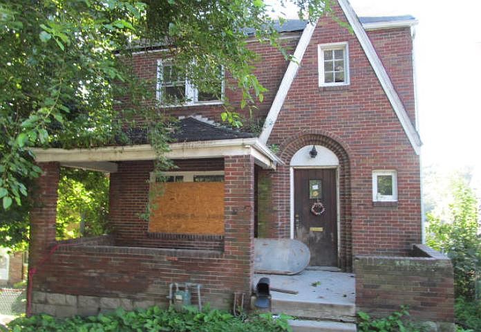 2nd image of 1348 Laketon Rd