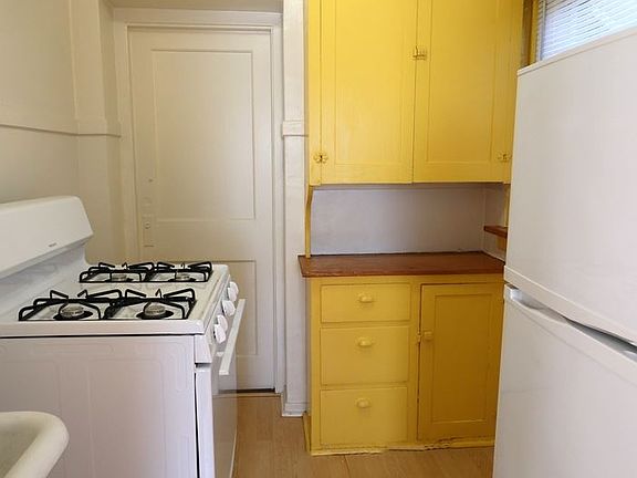 4th image of 648 S 12th St APT C3