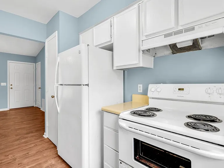 120 Stockbridge Dr — Photo 12