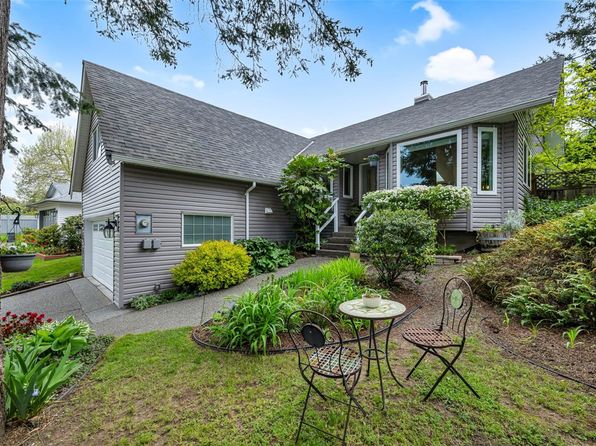 317 Gull Rd, View Royal, BC V9B 1L3